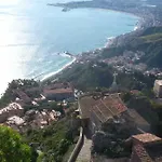 Castle And Sea View *