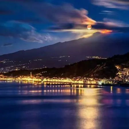 Castle And Sea View Apartment Taormina