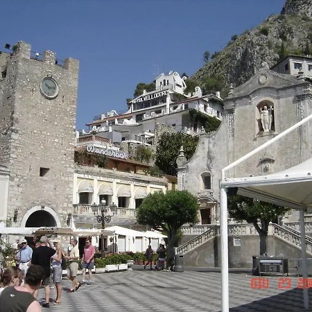 Castle And Sea View *